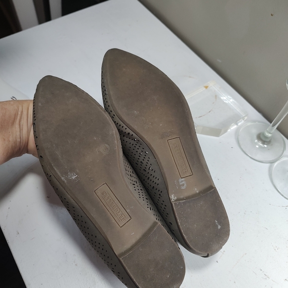 Seychelles pointy toe flats olive green punched open design Size 6.5 Womens - Picture 9 of 13